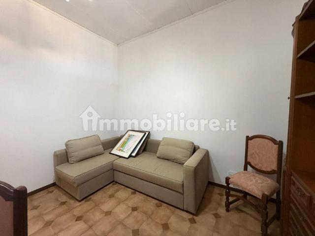 Trilocale via Benedetto Cairoli, Centro, Marino
