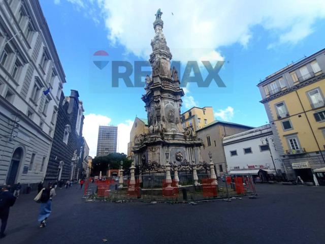 Trilocale via Benedetto Croce, Centro Storico, Napoli