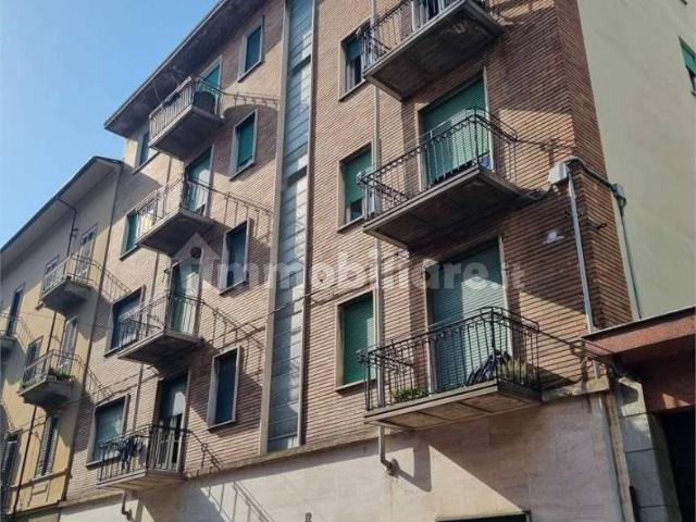Trilocale via Brindisi, 12, Aurora, Torino