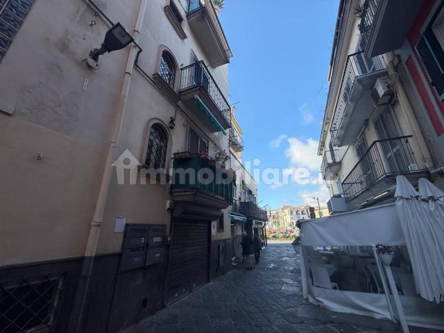 Trilocale via Caldaie, Porto, Pozzuoli