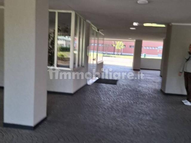 Trilocale via Camelie 11, Cusano Milanino