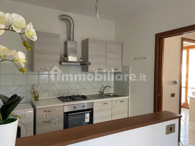 Trilocale via Camillo Bagazzotto 8, Località San Paolo, Camerino