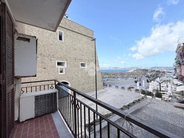 Trilocale via Camillo Benso di Cavour, Porto, Pozzuoli