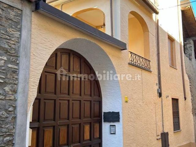 Trilocale via Camillo Benso di Cavour 19, Centro, Ameno