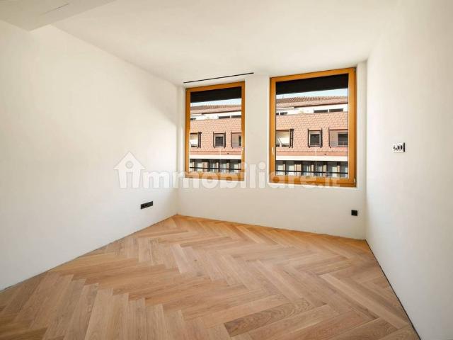 Trilocale via Cassa di Risparmio 2, Centro, Merano