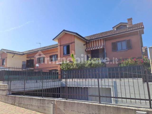 Trilocale via Cassagna 10, Centro, Pianezza