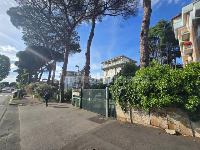Trilocale via Cassia 964, Grottarossa Saxa Rubra, Roma