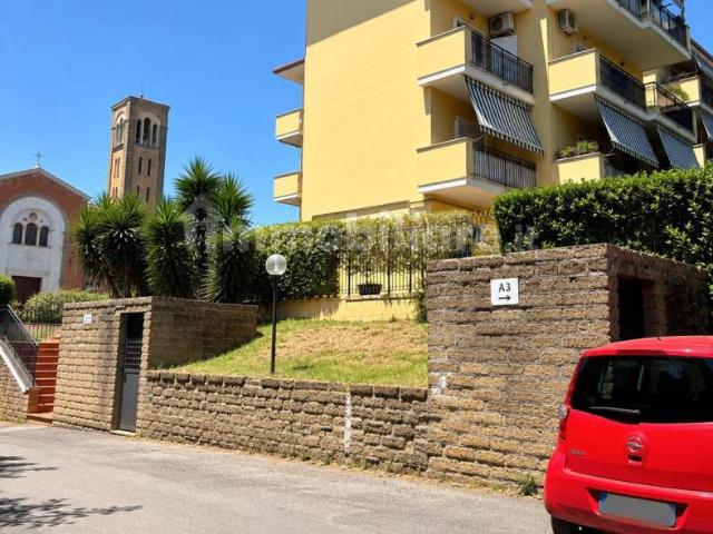 Trilocale via Cassia 1602, La Storta, Roma