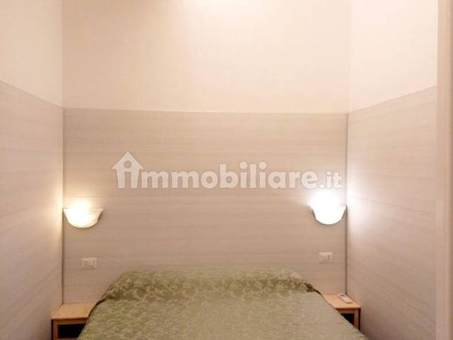 Trilocale via Caprareccia 2B, Monti, Roma