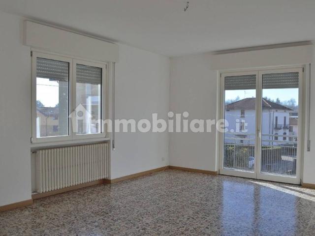 Trilocale via Carlo Besozzi 15, Centro, Gavirate