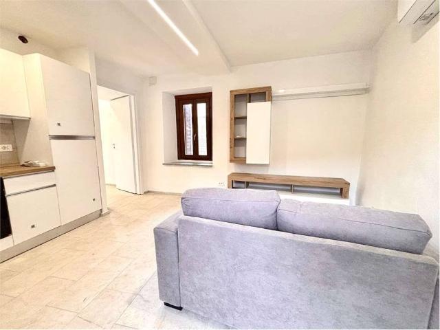 Trilocale via cavour, 13, Centro, Gavirate