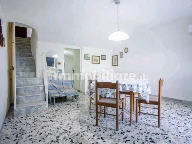 Trilocale via Chiesa, Le Forna, Ponza