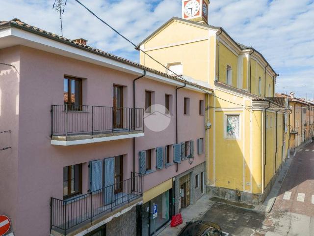 Trilocale via Cristoforo Colombo 4, Centro, Narzole
