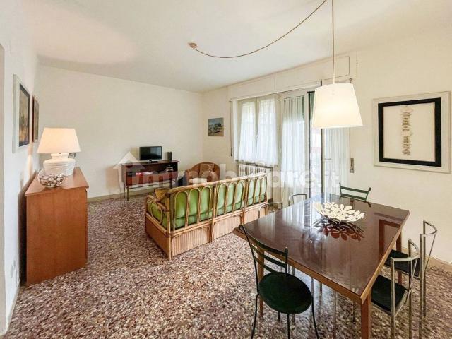 Trilocale via degli Oleandri 46, Tirrenia, Pisa