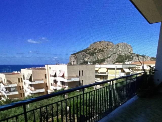 Trilocale via dei Mulini 39, Centro, Cefalù
