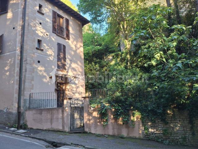 Trilocale via del Cavallaccio 8, Centro, Perugia