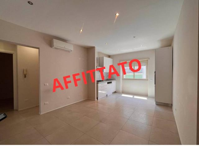 Trilocale via della Badia di Cava 56, Ardeatino Montagnola, Roma