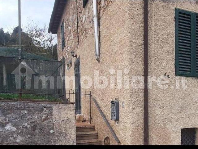Trilocale via della Parrocchia, Rosia, Sovicille