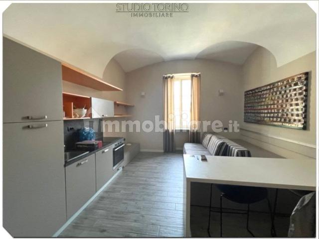 Trilocale via delle Orfane 22, Quadrilatero Romano, Torino