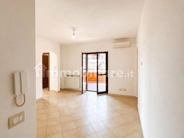 Trilocale via delle Gardenie, Campo Limpido, Favale, Collenocello, Tivoli