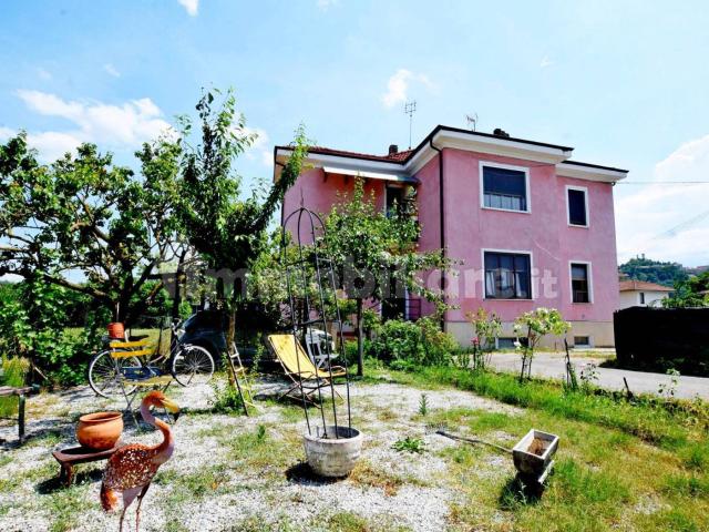 Trilocale via delle Langhe 50, Zona Industriale, Mondovì