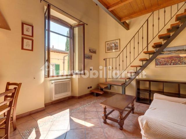 Trilocale via di San Romano, Settignano, Firenze