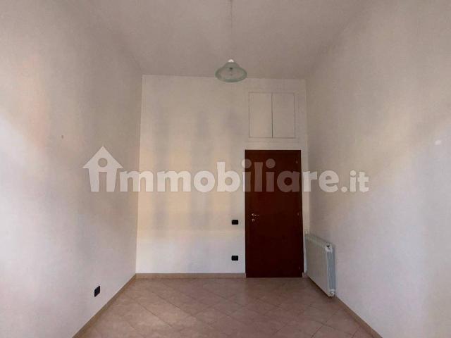 Trilocale via di Santa Croce in Gerusalemme, Esquilino, Roma