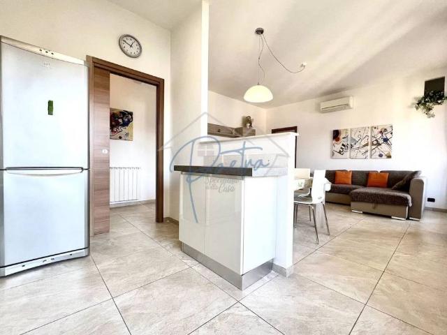 Trilocale via Empoli, 6, Marina di Massa Centro, Massa