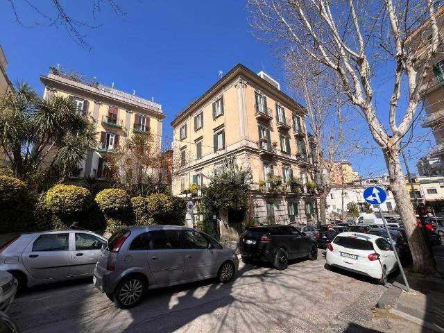 Trilocale via Enrico Alvino, Vomero, Napoli