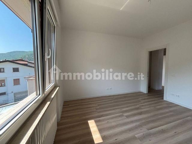 Trilocale via Falasco di Stallavena, Stallavena Lugo, Grezzana