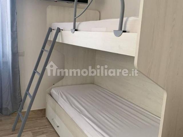 Trilocale via Filippo Signore 26, Centro, Minturno
