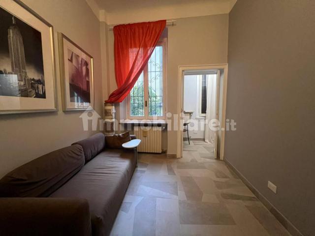 Trilocale via Franco Tosi 6, Barona, Milano