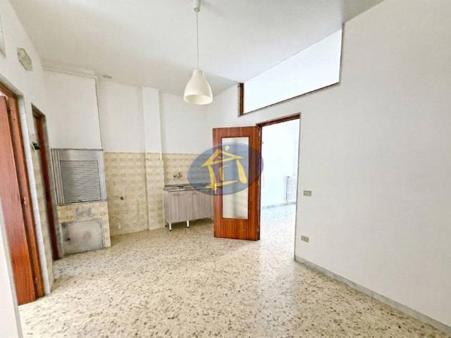 Trilocale via Fratelli Bandiera 33, Putignano