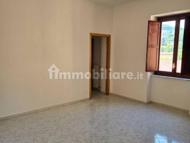 Trilocale via Guglielmo Pepe 4, Fratte Matierno, Salerno