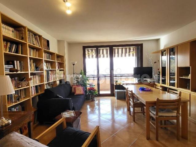 Trilocale via Gaggetto 9, Laveno, Laveno Mombello