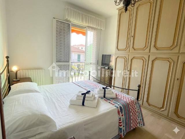 Trilocale via Generale Ardoino 231, Centro, Diano Marina