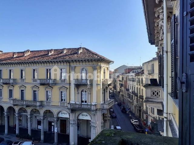 Trilocale via Giovanni Lanza 13, Piazza Garibaldi, Alessandria