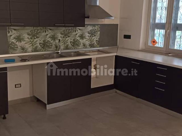 Trilocale via Giulio Palermo 96, Rione Alto, Napoli