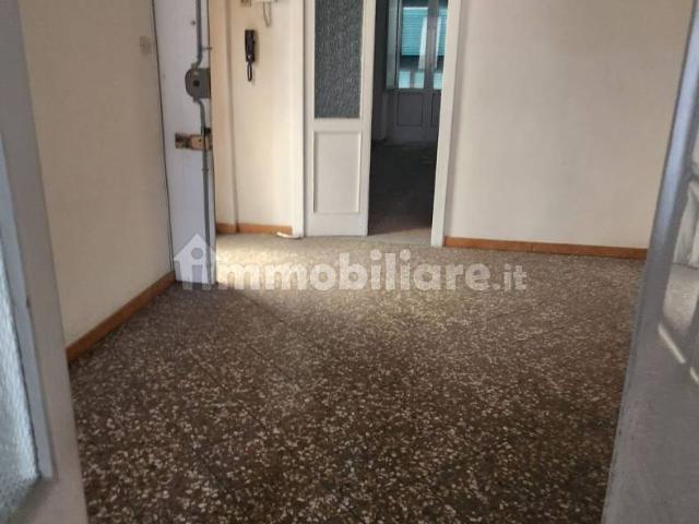 Trilocale via Giuseppe Mazzini 179, Borgo, Taranto