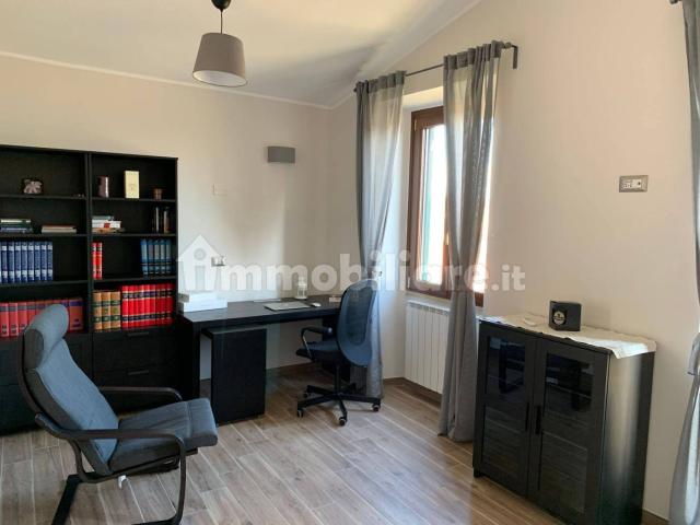 Trilocale via Giuseppe Mazzini 34, Centro, Gallese