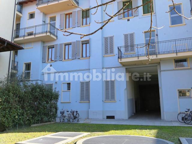 Trilocale via Giuseppe Mazzini 7, Villasanta
