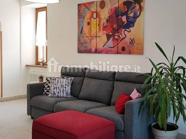 Trilocale via Giuseppe Garibaldi 10, Centro, Levico Terme