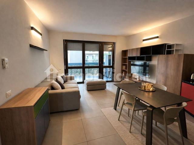 Trilocale via Luigi Mengoni 7, Bisceglie, Milano