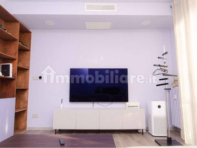 Trilocale via luigi chiarelli, 8, Gallaratese, Milano