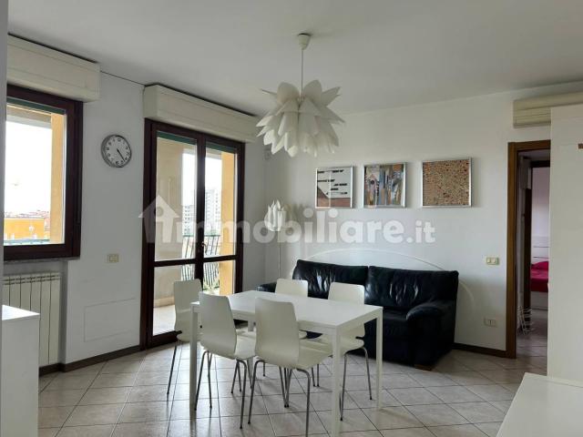 Trilocale via Luigi Cirenei 5, Gorla, Milano