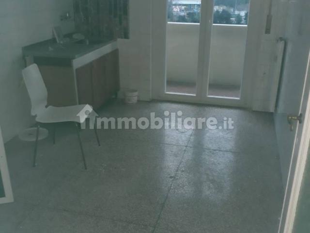 Trilocale via Luigi Gherzi 14, Molassana, Genova