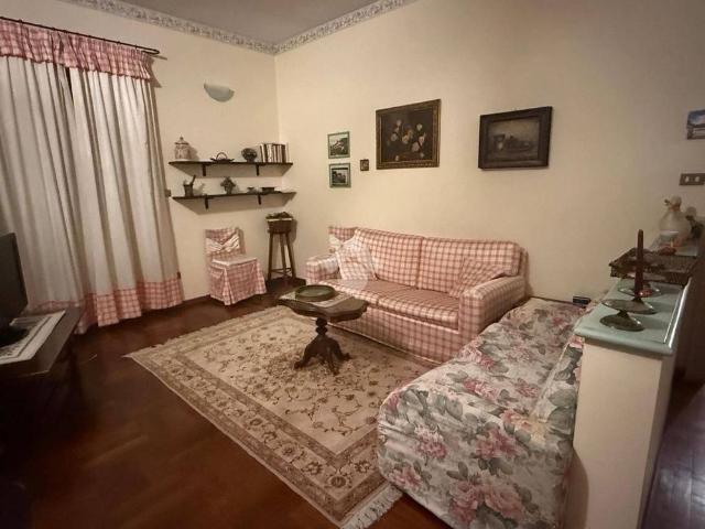 Trilocale via Luigia 20, Centro, Viù