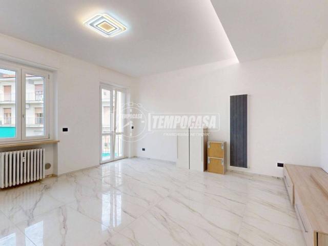 Trilocale via L. Mercantini 22, Centro, Bra