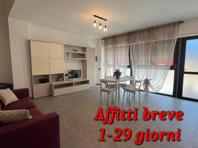 Trilocale via Lev Tolstoj 13, Saronno