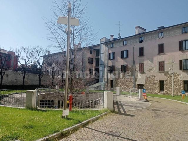 Trilocale via Palma il Vecchio 3, Centro, Bergamo